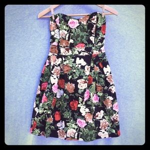 Sold🍯5/$15🍯 NWOT Floral bodice rose dress